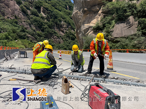 陕西西安蓝商高速桥梁伸缩
